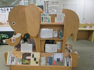 桜図書館　茶の湯　展示コーナー画像
