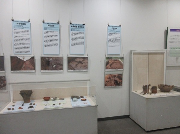 中央図書館パネル展示画像2